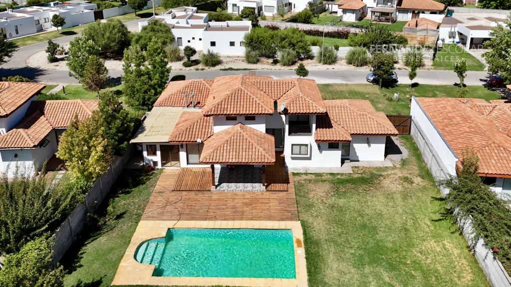 RINCONADA - VENDE CASA 2D 3B PISCINA - COND. EL GOLF