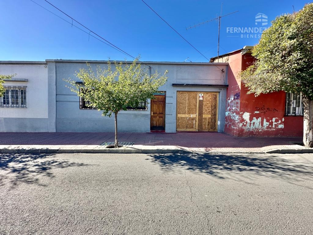 LOS ANDES - VENDE CASA 4D 2B 1E - CALLE FREIRE